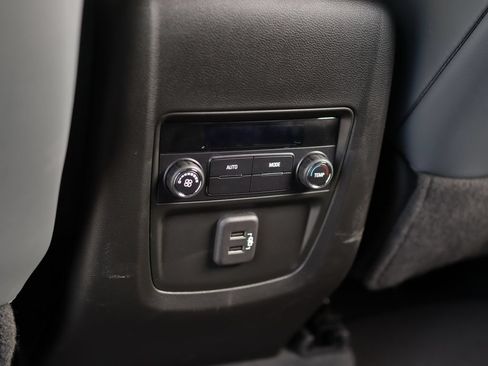 Used 2024 Buick Enclave Essence w/ Sport Touring Edition FWD image 26