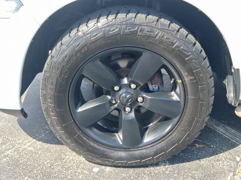 Used 2016 RAM 1500 Express RWD image 9