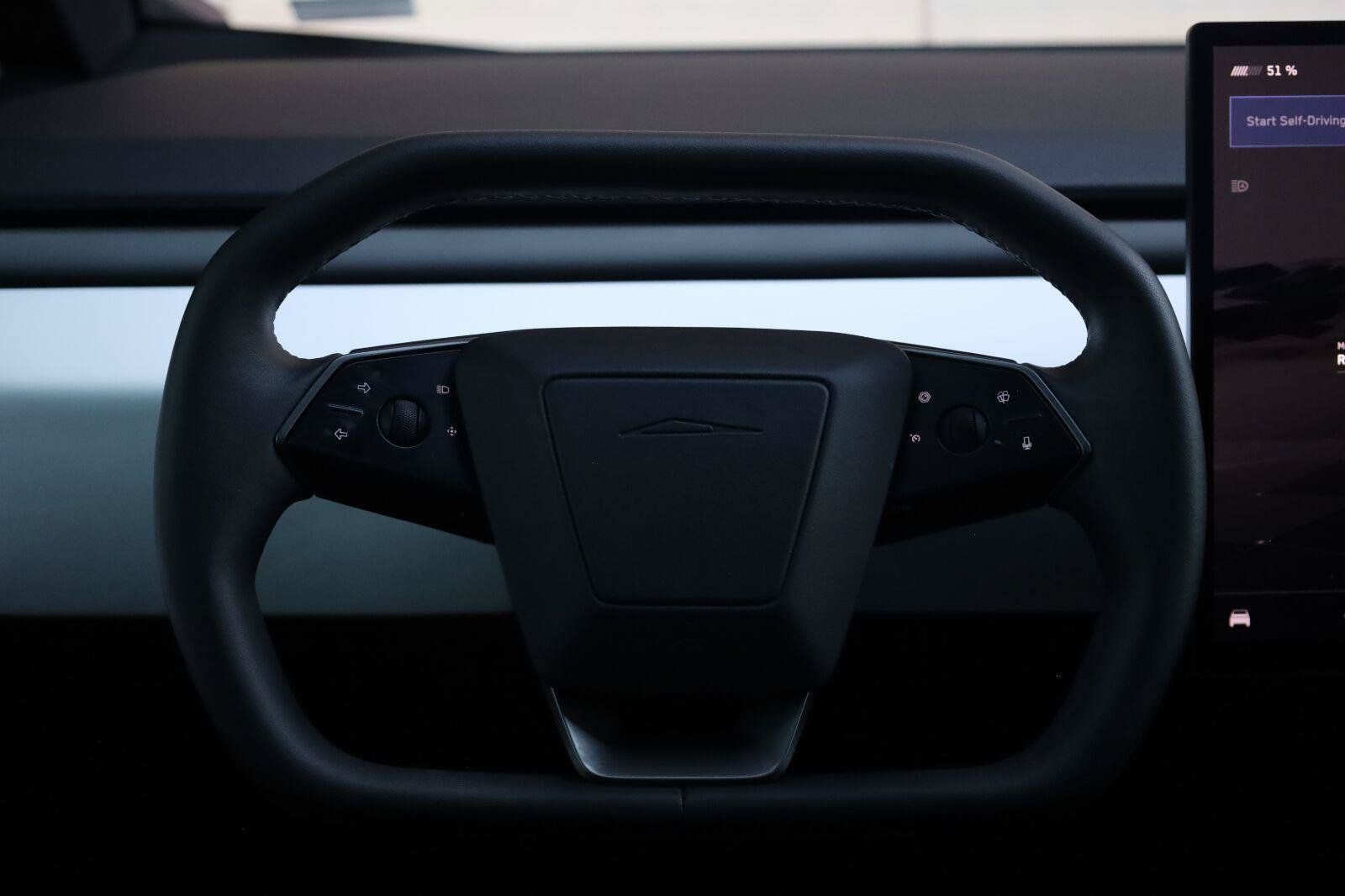 Used 2024 Tesla Cybertruck AWD Crew Cab image 33