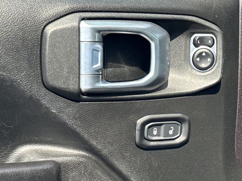 Used 2021 Jeep Wrangler Unlimited Sport AWD/4WD image 14