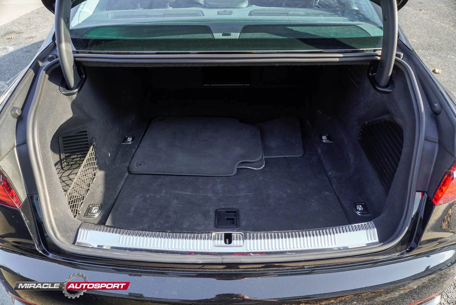 Used 2022 Audi S8 w/ S8 Executive Package AWD/4WD image 27