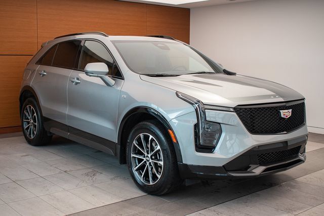 Used 2025 Cadillac XT4 Sport AWD/4WD image 5