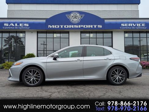 Used 2023 Toyota Camry XLE image 1