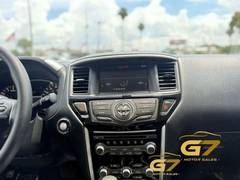 Used 2019 Nissan Pathfinder S FWD image 18