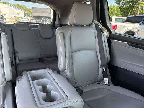 Used 2023 Honda Odyssey Touring image 11