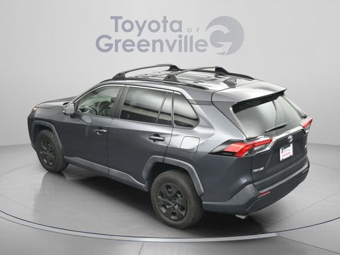 Used 2019 Toyota RAV4 LE image 8