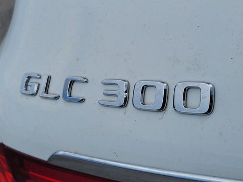 Used 2019 Mercedes-Benz GLC 300 image 6
