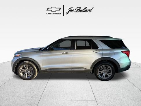 Used 2023 Ford Explorer XLT w/ Equipment Group 202A image 5