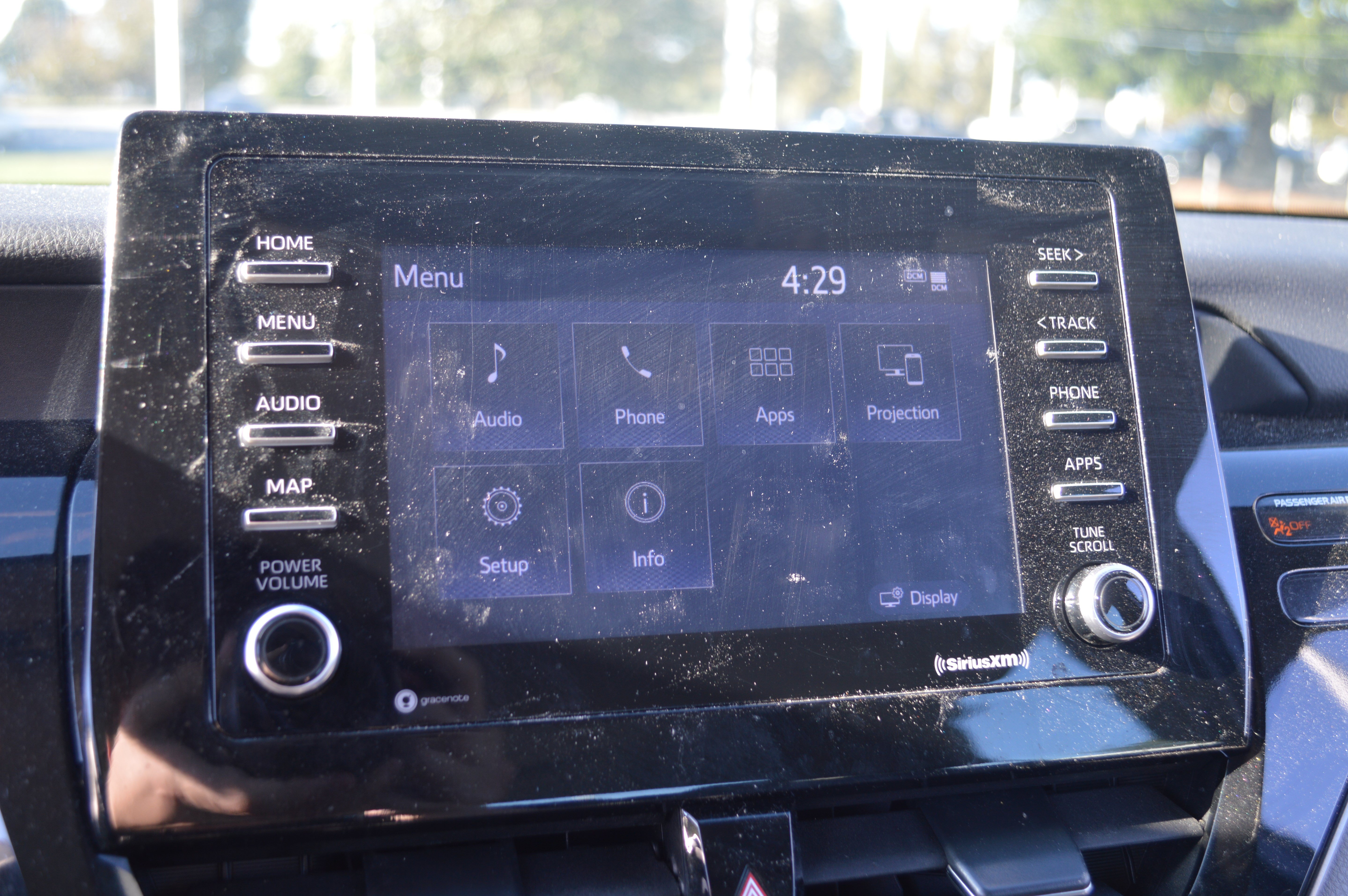 Used 2021 Toyota Camry SE w/ Convenience Package FWD image 18