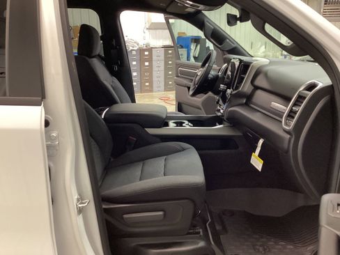 New 2026 RAM 1500 4x4 Crew Cab image 37