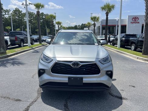 Used 2020 Toyota Highlander Limited AWD/4WD image 3