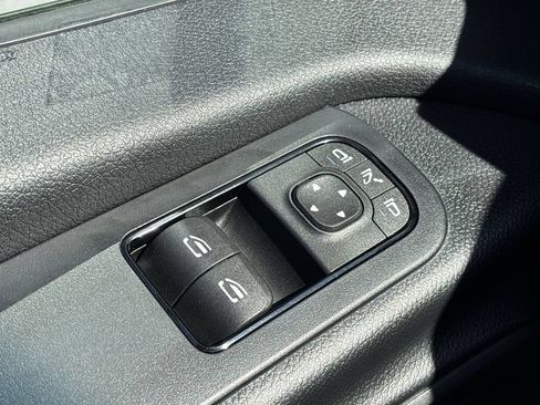 Used 2025 Mercedes-Benz Sprinter 2500 image 19