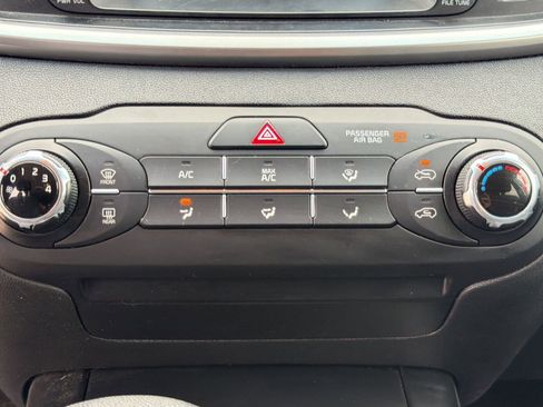 Used 2020 Kia Sorento AWD V6 image 16