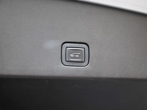 Used 2020 Cadillac XT6 Premium Luxury FWD image 41