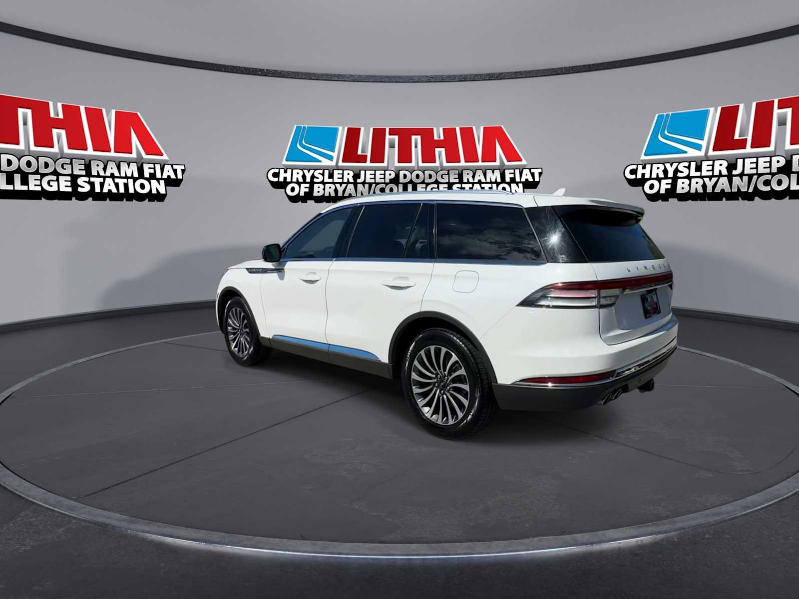 Used 2020 Lincoln Aviator Reserve w/ Elements Package Plus AWD/4WD image 6