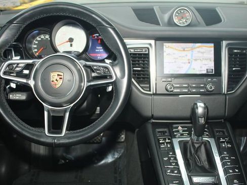 Used 2018 Porsche Macan S image 6