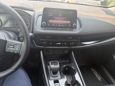 Certified 2026 Nissan Rogue SV AWD/4WD image 18