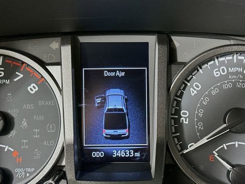 Certified 2022 Toyota Tacoma TRD Off-Road image 14