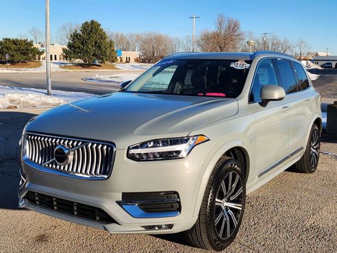 Used 2025 Volvo XC90 B5 Core image 14