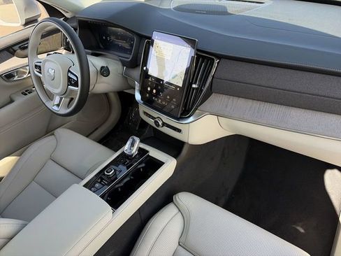 New 2026 Volvo XC90 T8 Ultra w/ Protection Package Premier AWD/4WD image 13