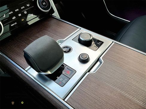 Used 2023 Land Rover Range Rover Autobiography image 15