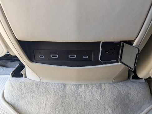 Used 2024 Cadillac Escalade ESV Sport Platinum w/ Heavy-Duty Trailer Package image 17