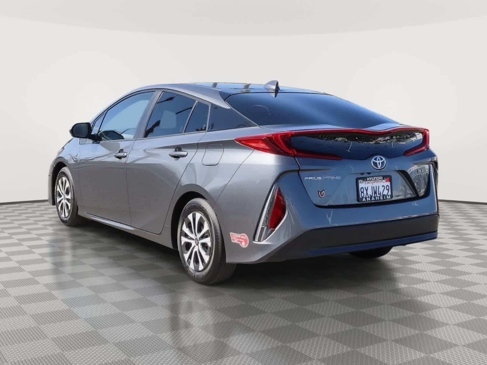 Used 2022 Toyota Prius Prime XLE FWD image 9