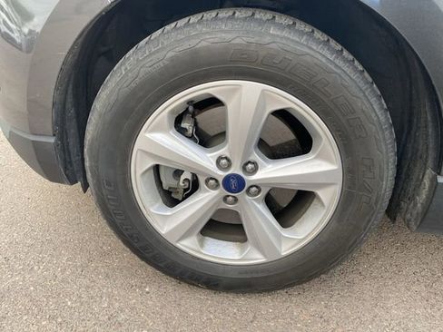 Used 2017 Ford Edge SE image 7