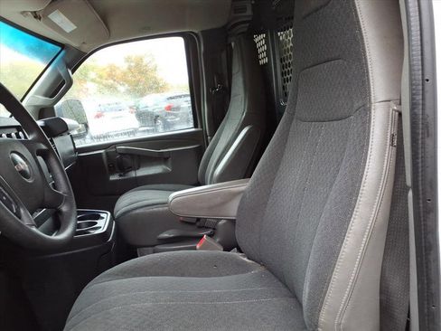 Used 2020 GMC Savana 2500 w/ Driver Convenience Package image 18