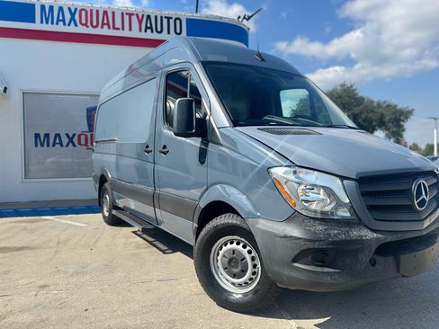 Used 2018 Mercedes-Benz Sprinter 2500 image 6