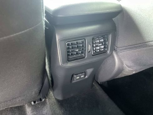 Certified 2024 Toyota RAV4 SE w/ Convenience Package AWD/4WD image 8