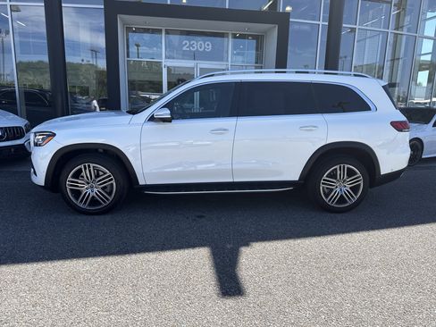 Used 2022 Mercedes-Benz GLS 450 4MATIC image 2