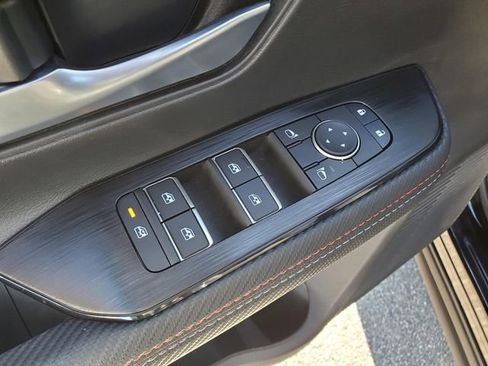 Certified 2025 Nissan Kicks SR image 15