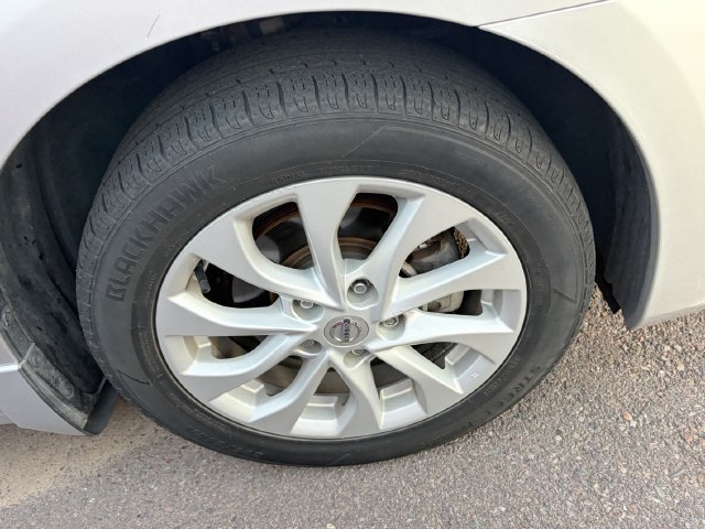 Used 2019 Nissan Sentra SV FWD image 4
