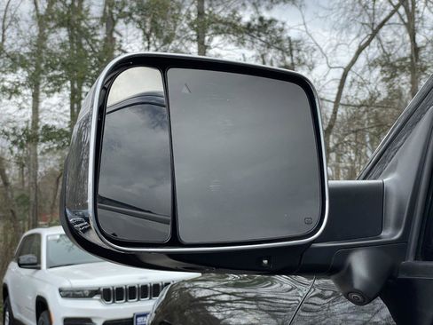 Used 2022 RAM 2500 Tradesman w/ Chrome Appearance Group image 33