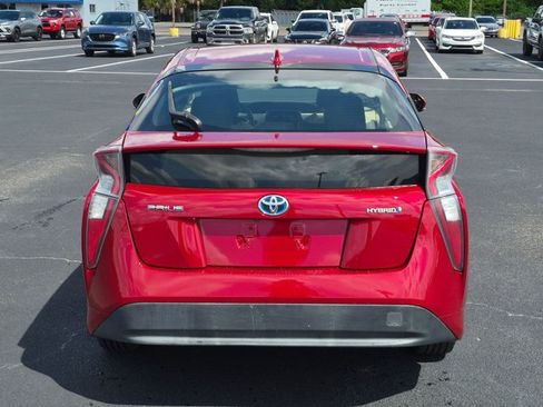 Used 2017 Toyota Prius Two FWD image 6