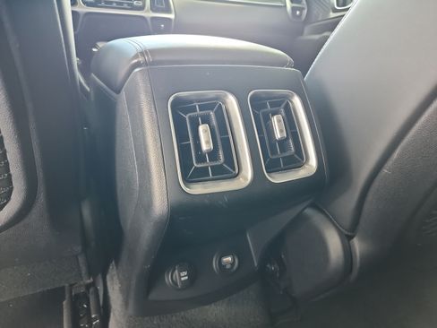 Used 2022 Kia Sorento S FWD image 19