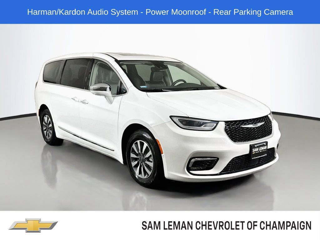 Used 2022 Chrysler Pacifica Limited FWD image 1