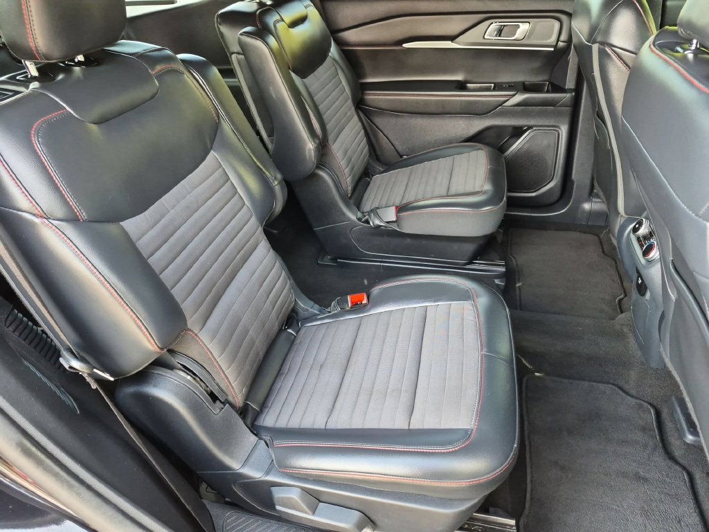 Used 2025 Ford Explorer ST-Line w/ Premium Package AWD/4WD image 23