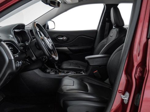 Used 2019 Jeep Cherokee Limited image 28