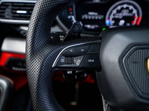 Used 2020 Lamborghini Urus image 48