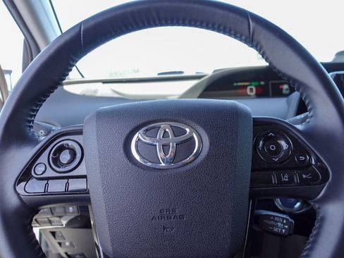 Used 2022 Toyota Prius Prime XLE FWD image 17