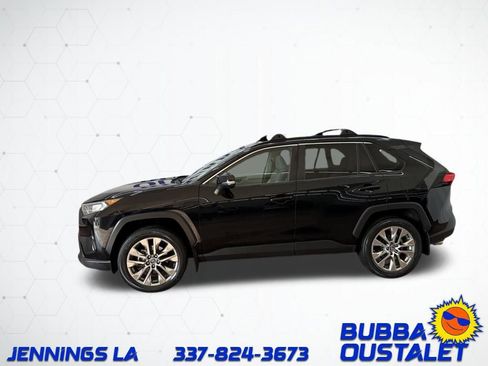 Used 2019 Toyota RAV4 XLE Premium image 24