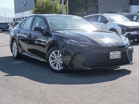 Used 2025 Toyota Camry LE w/ Convenience Package FWD image 2