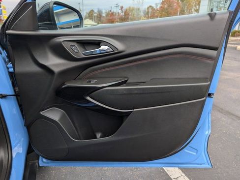 Used 2024 Chevrolet Trax RS w/ Sunroof Package image 13