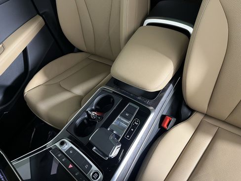 Used 2025 Audi Q8 Premium Plus w/ Premium Plus Package image 16