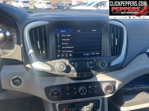 Used 2024 GMC Terrain SLT w/ Tech Package image 16