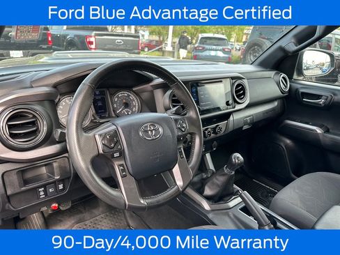 Used 2018 Toyota Tacoma TRD Sport AWD/4WD image 18