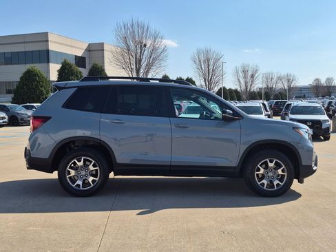 Certified 2023 Honda Passport TrailSport image 6