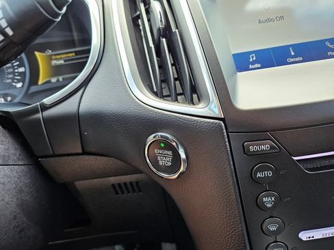 Used 2019 Ford Edge Titanium AWD/4WD image 25